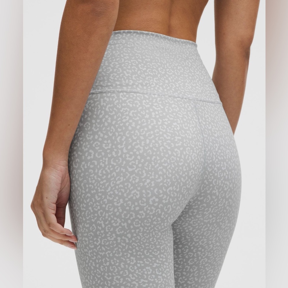 NWT Lululemon Wunder Train HR Tight 28” Leopard Daisy Starlight Multi Sz 8